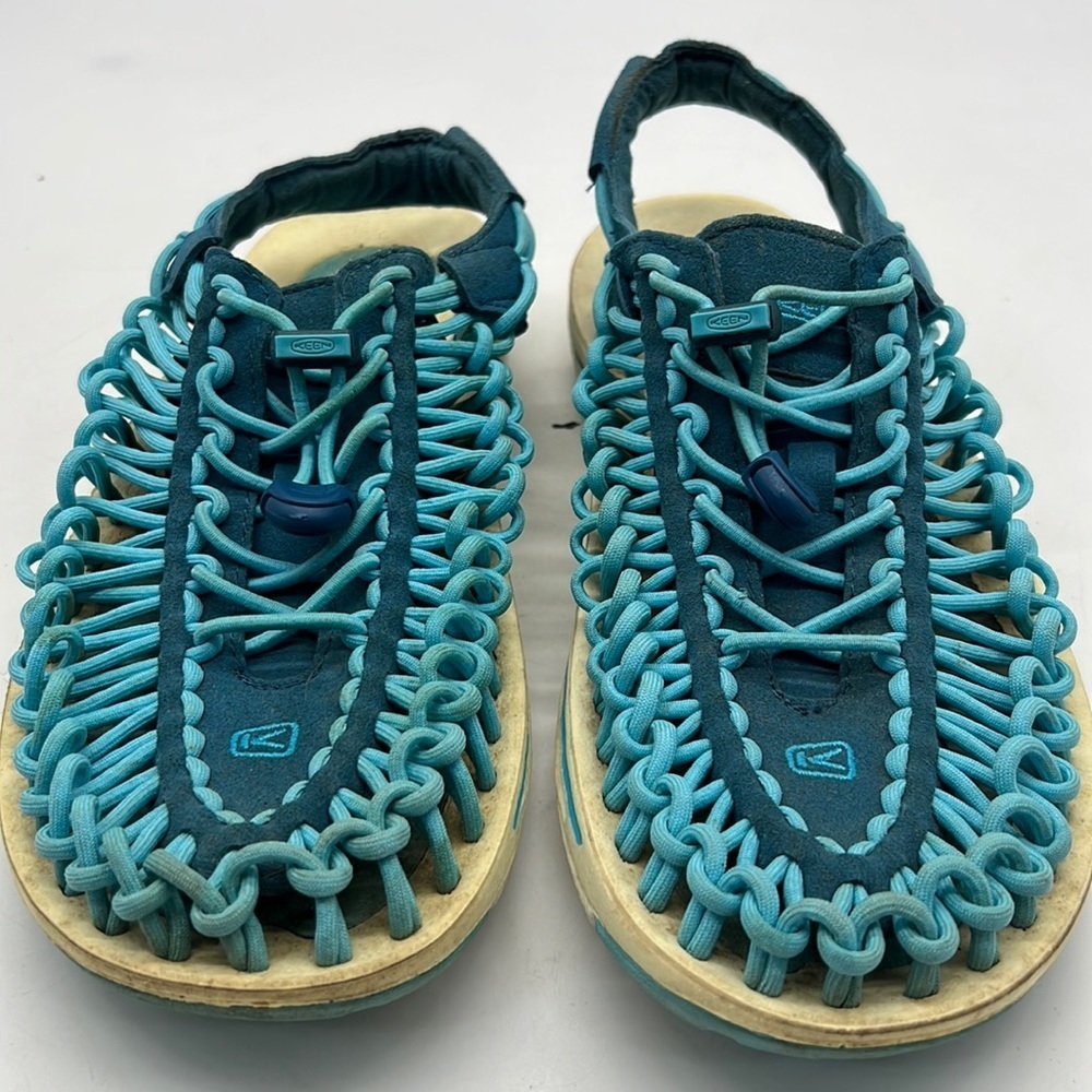 Keen's Bungie Style Water shoes size 9.5